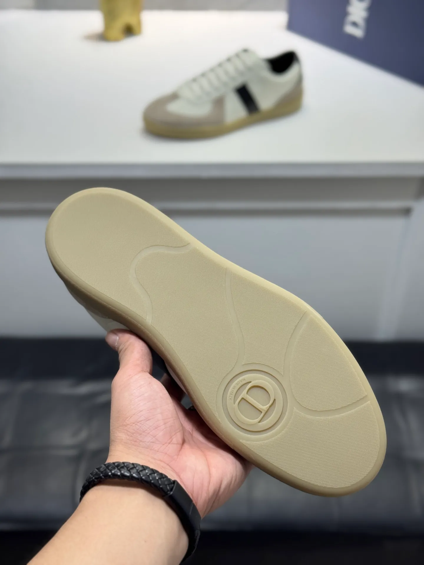 Men's Men's Shoes💰380【New Style】🎠🎠Dior🔍Top Purchasing Agency🇮🇹Di's hot style super popular sneakers are synchronized with the new product counters. The uppers are original Italian imported cowhide, the logo graphics are perfectly reproduced with complex craftsmanship necessary for fashionistas, and the imported soft sheepskin lining is Sole: The original sole is specially provided by the original factory. The exclusive movable molded sole is super comfortable. The original factory follows the order. 🔍🔍Multiple colors are available. You can enter and exit the counter at will. Welcome to compare. A must-have for trendy men. Code number: 38-44 (45 customized